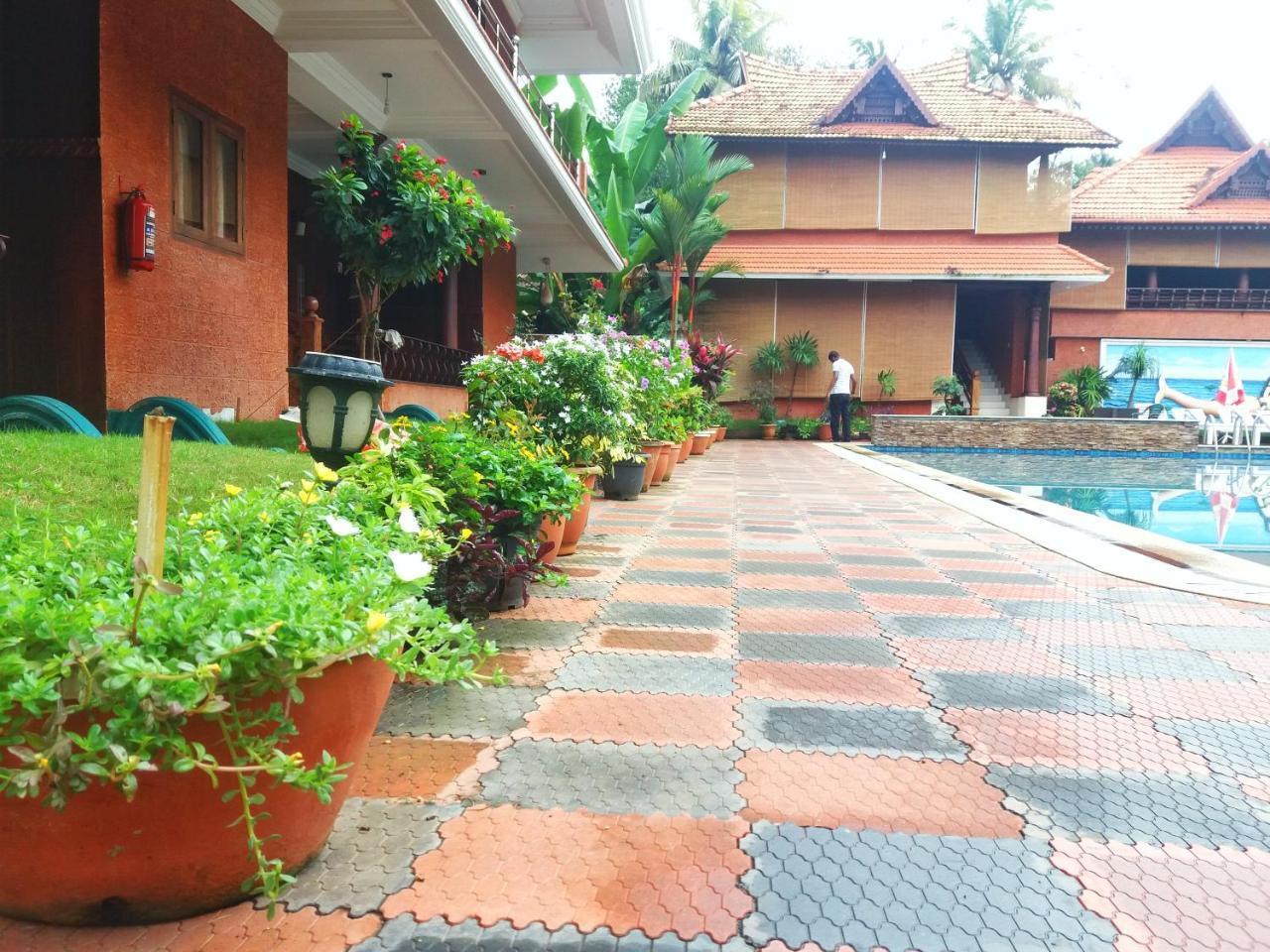 Hotel Nikhil Ayurvedic Heritage Varkala Exterior foto